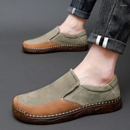 Chaussures décontractées grande taille 47 mocassins à enfiler hommes baskets printemps à semelles souples pour la mode respirant Zapato Para Hombre