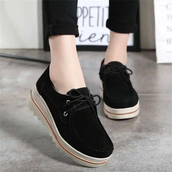 Chaussures décontractées Big Sole Key High Tennis Taille 47 Sneakers Ladies 2024 Flat Woman Sport S Class Fitness Besket High-Level