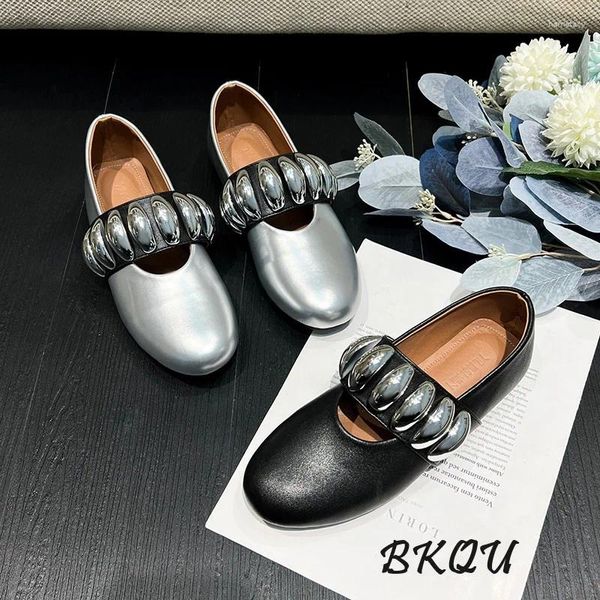 Zapatos informales Bkqu Brand 2024 Spring/Summer Trend Ballet Flats Plateado Slana Slip-On de alta calidad Decoración ovalada