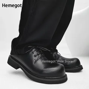 Chaussures décontractées en cuir noir armé Toe de style britannique masculin à haute tein