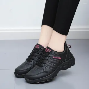 Casual schoenen zwarte pu lederen sneakers voor vrouwen lopen niet -slip tennis zacht dik zool licht sporten licht waterdicht ontwerp