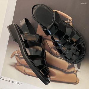 Chaussures décontractées Sandales noires Femmes Summer 2024 Véritable sangles en cuir chaussures chaussures près des tongs de TOE grande taille 45