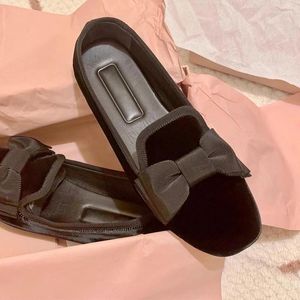 Casual schoenen Black Velvet Bowknot Single Ladies Designer Autumn Flat Slip-on For Women Leisure Dress Loafers