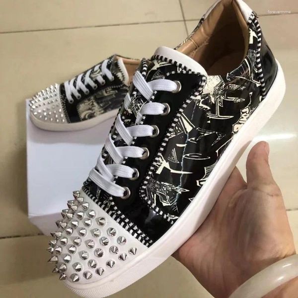 Chaussures décontractées noir blanc imprimé en cuir lacet up mens silver rivets pics rond toe caoutchoule semelle basse baskets à l'extérieur