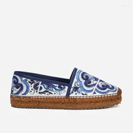 Casual schoenen blauw en wit porselein patroon geweven enige platte vrouw 2024 roze ronde teen slip-on touw espadrille luipaard print