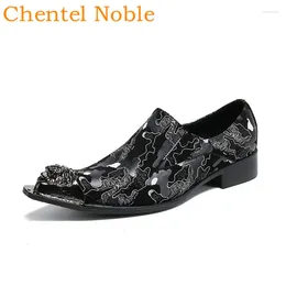 Casual schoenenmerk Chentel Manual Metal Gentleman Unieke mannenschoen 2024 Echt lederen jurk Flat Bottom Party Mens Two Style