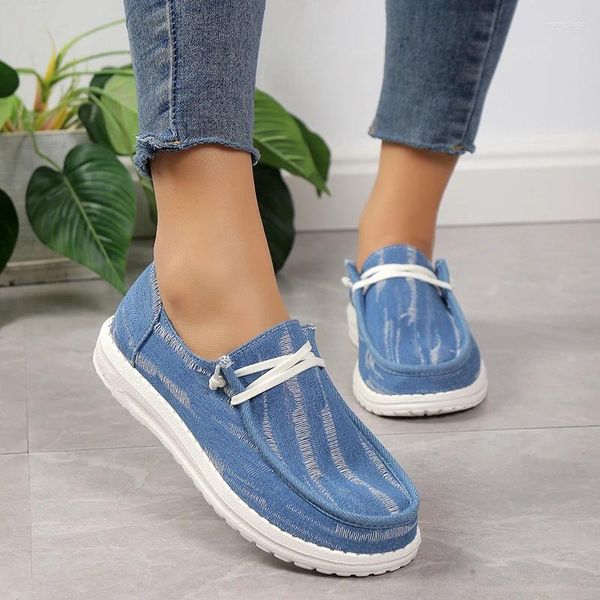 Diseñador de marca de zapatos informales 2024 mujeres de primavera de estilo sólido de color plano de color sólido de zapatillas diarias vulcanizadas