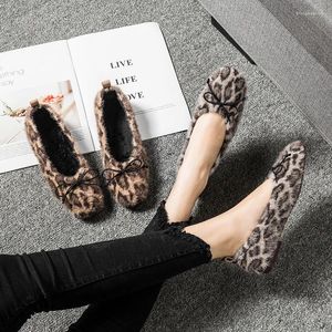 Chaussures décontractées Bowtie Bowtie Leopard Plats en peluche Femmes Mélanges Mocasins Mélanges d'hiver Félures Winter Femme Bow Mules 468