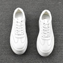 Zapatos casuales Diseñador de marca Tablero de bodas de negocios Estilo de moda Zapatillas de deporte vulcanizadas blancas de primavera Plataforma de fondo grueso Tenis Spor Y54