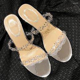 Casual schoenen merkontwerper elegante vintage vrouw hakken dunne hakken kristal buiten vrouwelijke slippers rond teen mode chaussures femme