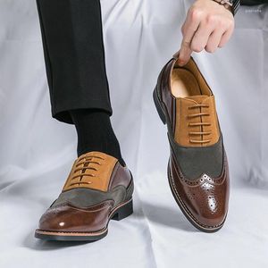 Chaussures décontractées marque en cuir fashion brogue hommes luxe mâle 2024 pour hommes assortis oxfords classique lace-up