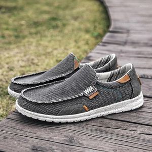 Chaussures décontractées marque Men Canvas Retro Mens Locs respirant léger d'été mâle extérieur Slip on All-Match Sneakers Man Size 39-47