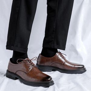 Chaussures décontractées marque les hommes de printemps d'été Lacet Up Black Brown En cuir en cuir de luxe.