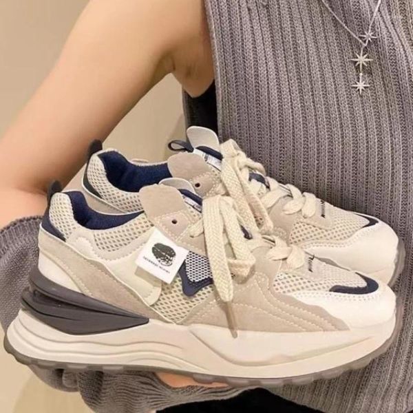 Chaussures décontractées Breason de style coréen Sneakers Femmes Simple confortable 2024 Fashion épaisse du fond de la résistance à l'usure