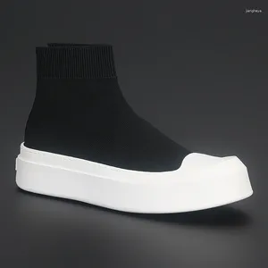 Chaussures décontractées British Black Mesh Fashion épaisse semelle à usure High Top Board confortable Feet Feet's Shoe pour hommes