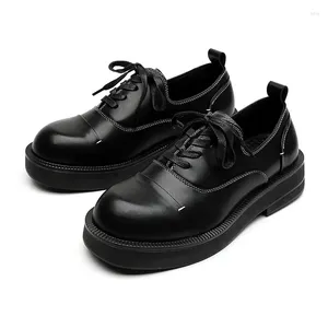 Casual schoenen Brits stijl Men Business Wedding Formal Dress Vaces-Up Oxfords Shoe Black Stylish Natural Leather Platform Sneaker Sneaker