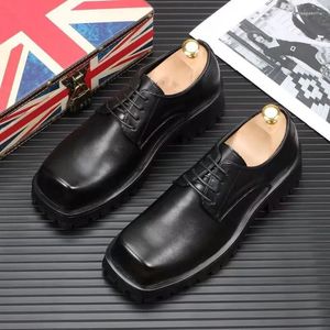 Chaussures décontractées Men de style britannique Fashion Cuir Original Lace-Up Plateforme Shoe Square Toe Business Office Bureau Robe Forme Footwes Young Footwear