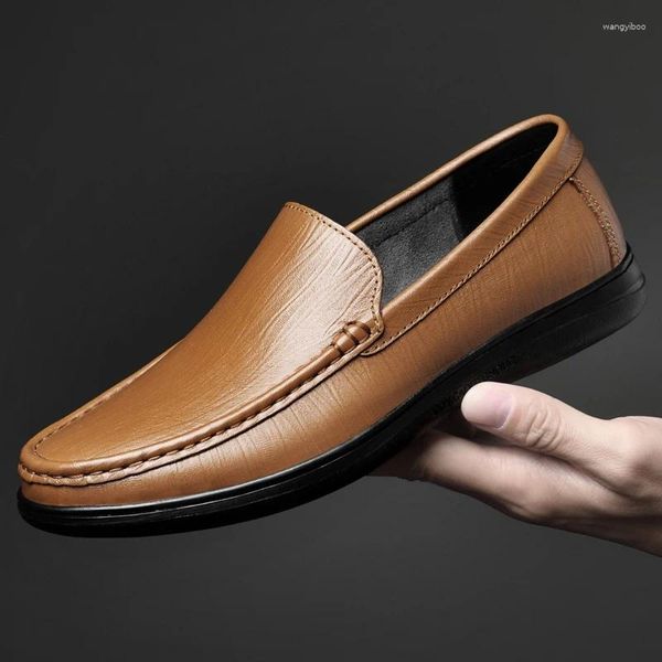 Chaussures décontractées Style British Mens Slip Brewable On Formal Adulto Male Mâle Voyage en cuir authentique Muis de robe de mariée rétro