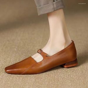 Casual schoenen Brits stijl solide eenvoudige dames forens 2024 Zomer comfortabele lage hakken voor de ondiepe mond van de kantoor dames