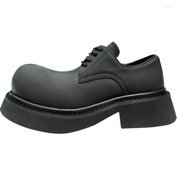 Zapatos informales Estilo británico Hombres vintage Derby grueso Sole-up Women tendencia de cuero Zapatos Hombre Designer de lujo 5C