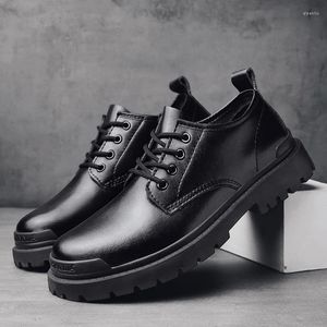 Chaussures décontractées Business Leather Spring and Automne British Bridegroom Soft Soled Wedding Men's Fashion Joker