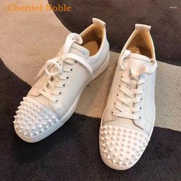 Casual schoenen Chentel Noble Leather Outdoor Shoe Party Men Flats Sole Sneakers Spikes veter groot formaat Vulkanised Unisex