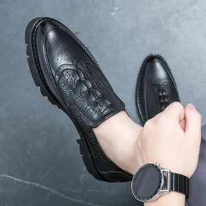 Chaussures décontractées classiques motif Crocodile noir pour hommes, basses, semelle épaisse, en cuir, à la mode, ensemble de pieds, robe de bureau de mariage
