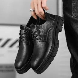 Zapatos casuales de la marca clásica de la marca clásica para hombres de cuero grueso Soled anti-slip banquete alto formal