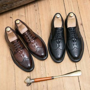 Chaussures décontractées Classique Crocodile Cuir Brogue Robe Pour Hommes Sculpté Mode Formel Mariage D'affaires Mâle Brun Bureau Oxford Pour Hommes Noir