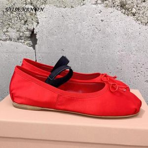 Casual schoenen Classic Design Ballet Flat Women Silk Bowtie Slip op Elastische band Ballerinas Spring Summer Round Toe Sweet Girl Shoe Mules