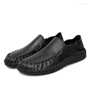 Chaussures décontractées Classic Hand Cousted Leather Men Locs à grande taille 38-47 sur des baskets en dehors des hommes de marche paresseux