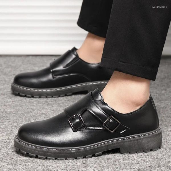 Chaussures décontractées Classic Pure Black Sports 2024Spring Slip-On Business Formal Formal de PU non glissant pour hommes