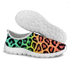 Casual schoenen kleur luipaard print mesh loafers vrouwen grote maat slip op sneakers dames zomer sport jogging vrouw flats 2024