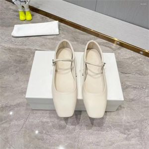 Casual schoenen Kleurrijk glanzend vierkante teen Comfort Dames Dunne hak Slip-on Uniek ontwerp Femininos Beknopte textuur