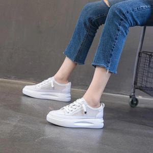 Zapatos casuales comemore 2024 versión coreana malla plana femenina gran tamaño 42 43 zapato para mujeres plataforma blanca deportiva verano verano