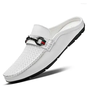 Zapatos informales de la vaca zapatillas de cuero genuinas para hombres blancos blancos para hombres deslizan la juventud perezosa sandalias para caminar toboganes a mitad de arrastre de arrastre gran tamaño