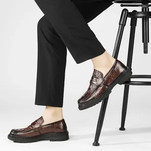 Chaussures décontractées Crocodile Cuir Fashion Mandons pour hommes Flats Classiques Classiques Plateforme de mariage Platons Men Affaires formelles Business