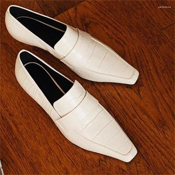 Chaussures décontractées Modèle de crocodile pour les dames orteils carrés de talons mid-talons chassage féminin Lignes de couture femelles Femmes peu profondes Zapatos solides