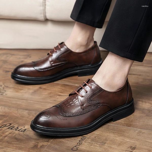 Chaussures décontractées Crocodile Modèle Formal Hommes classiques habiller les chaussures italiennes Oxford Brogue Elegant Brogue