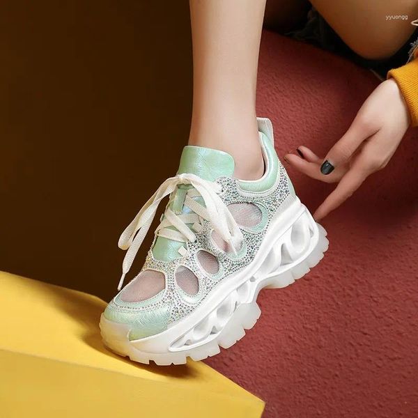 Chaussures décontractées Crystal Mesh Women Sport Plateforme Lace Up Up Running Hollow 2024 TREND SUMME FLATS SUPPLATION MUJER ZAPATO