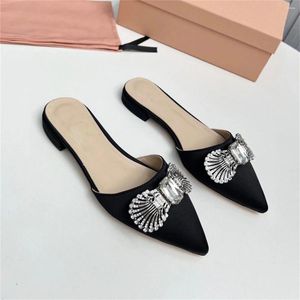Chaussures décontractées pantoufles en cristal confort femmes bout pointu talon bas sans lacet Design Unique Femininos Texture concise brillante