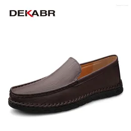 Chaussures décontractées Dekabr Fashion Men Slip sur des mocassins en cuir authentiques confortables Handmade Classical Business Taille 38-46