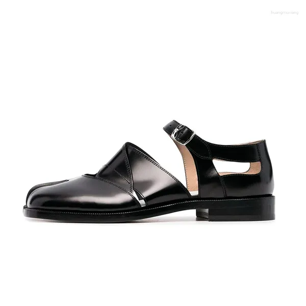 Chaussures décontractées Design Femmes Split Toe Geatine Le cuir croix Sandales Noir Sandales British Fashion Fashion Sandalias Zapatos 3C