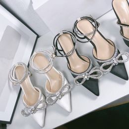 Chaussures Casual Designer De Mode Satin Baotou Sequin Strass Brillant Arc Femmes Sandales Banquet De Mariage Professionnel 6cm 8cm Talons Hauts