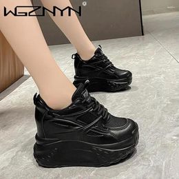 Casual schoenen Designer Hollow High Heels 10cm Sneakers Dikke herfstveerplatform Wedge Fashion Breathable Women Summer