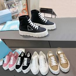 Chaussures décontractées Designer Femmes Chaussures Sneaker Femme Baskets à lacets Sports High Cut Chaussures en cuir Fond épais Plate-forme de chaussure Lady Baskets Taille 34-40-41 US4-US10 avec boîte