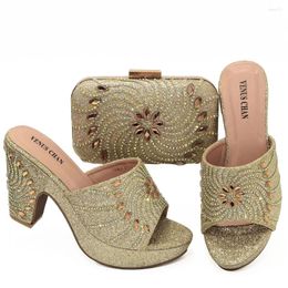 Casual schoenen Doershow African en Bag Matching Set met Gold Selling Women Italian For Party Wedding HJK1-20