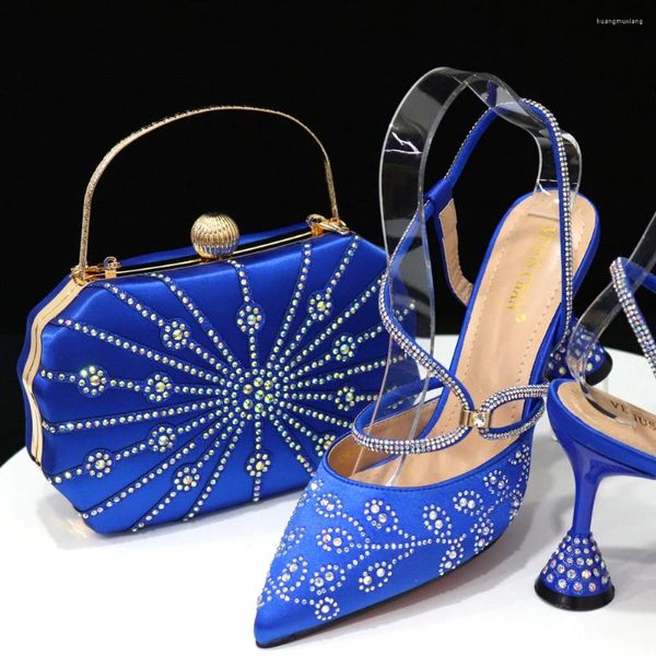 Zapatos casuales Doershow vienen a juego conjunto de zapatos y bolsos para mujer decorado azul nigeriano Italia HAQ1-12