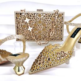 Zapatos casuales Doershow Alta calidad Estilo africano Damas y bolsos Conjunto Último bolso italiano dorado para fiesta HYD1-23