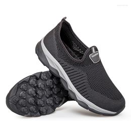 Chaussures décontractées Drop pour hommes 2024 Mesh Sport Walking Sneakers Femmes Été Slip on Miners Couple Running Sneaker